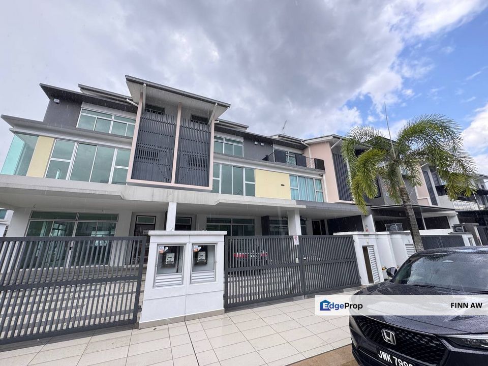 Taman Sutera Utama 2.5 Storey Terrace House For Sale, Johor, Skudai