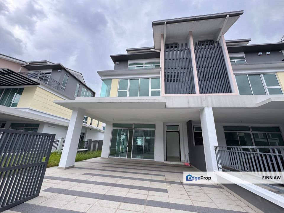 Taman Sutera Utama 2.5 Storey Terrace House For Sale, Johor, Skudai
