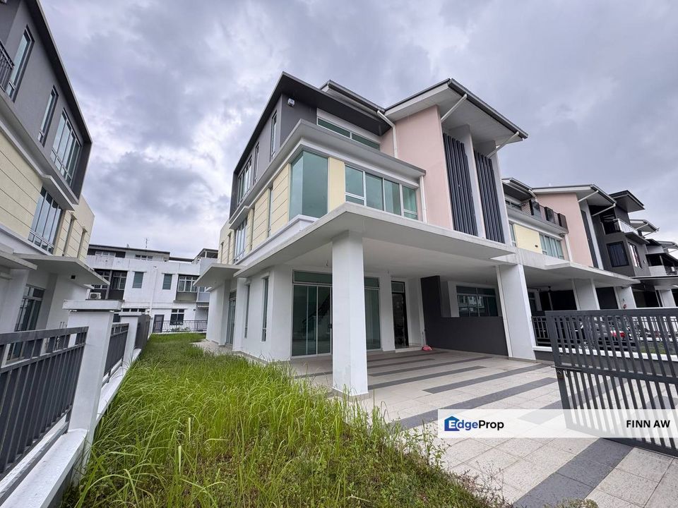 Taman Sutera Utama 2.5 Storey Terrace House For Sale, Johor, Skudai