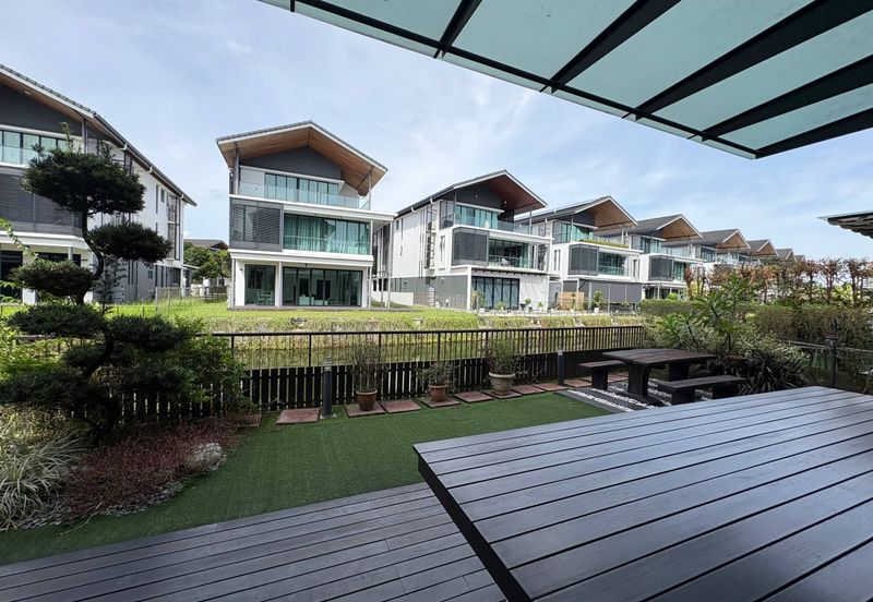 Isola Villa @ Senibong Cove