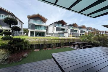 Isola Villa @ Senibong Cove