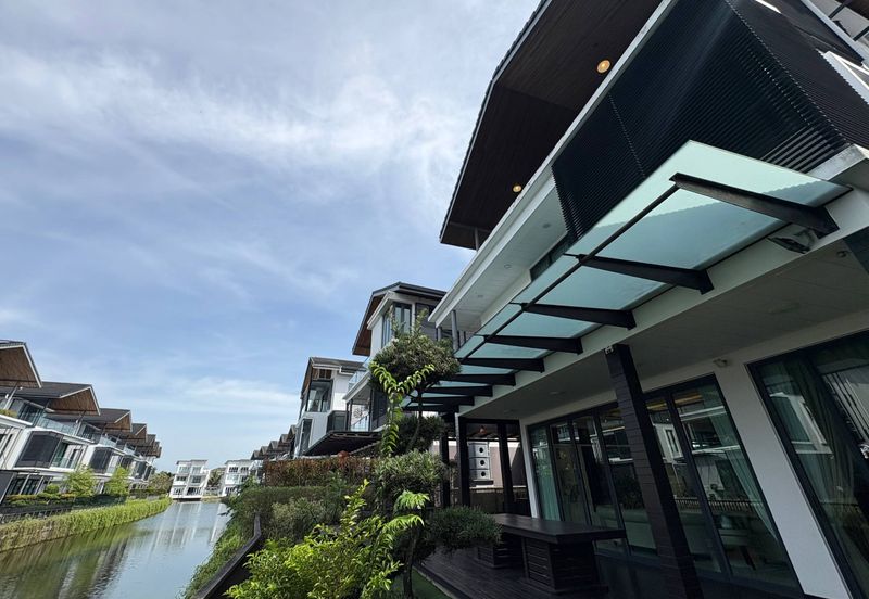 Isola Villa @ Senibong Cove