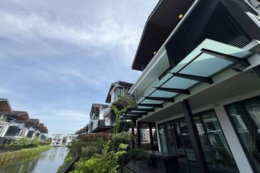 Isola Villa @ Senibong Cove