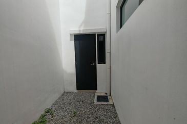 Senibong Cove Waterway Residences