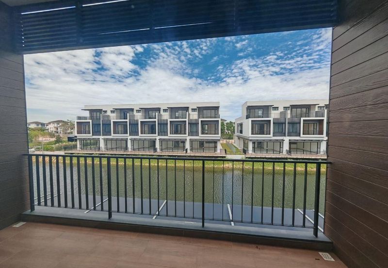 Senibong Cove Waterway Residences