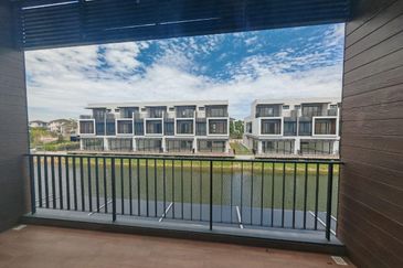 Senibong Cove Waterway Residences