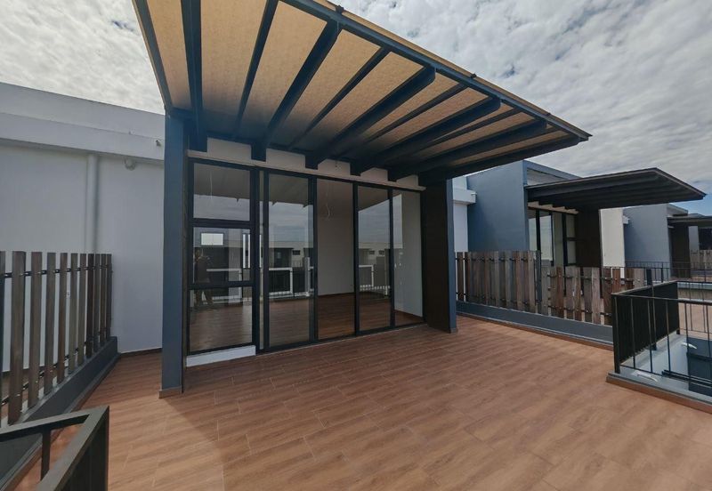 Senibong Cove Waterway Residences