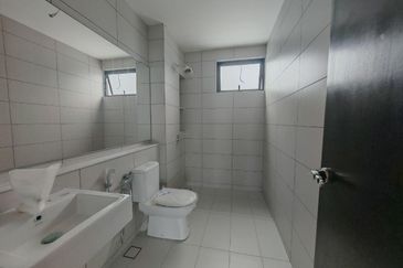 Senibong Cove Waterway Residences