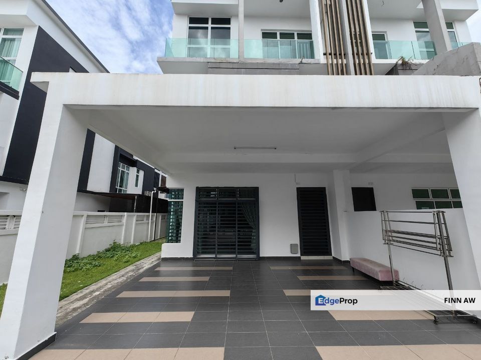 Taman Nusa Sentral 3 Storey Cluster House For Sale , Johor, 