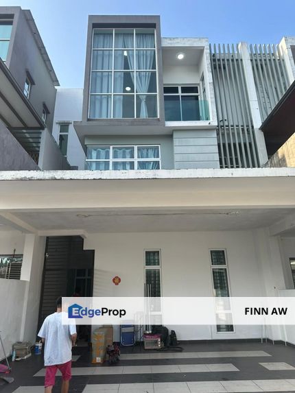 3 Storey House 6bed 6bath for Rent, Johor, Nusajaya