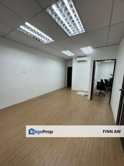 Fully Furnished Taman Universiti First Floor Shop Lot , Johor, Skudai