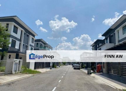 Partially Furnished Mutiara Mas 3 Storey Semi D For Sale, Johor, Skudai