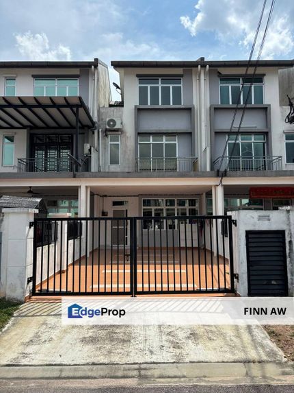 Partially Furnished Taman Pulai Mutiara 2.5 Storey Terrace House For Sale, Johor, 