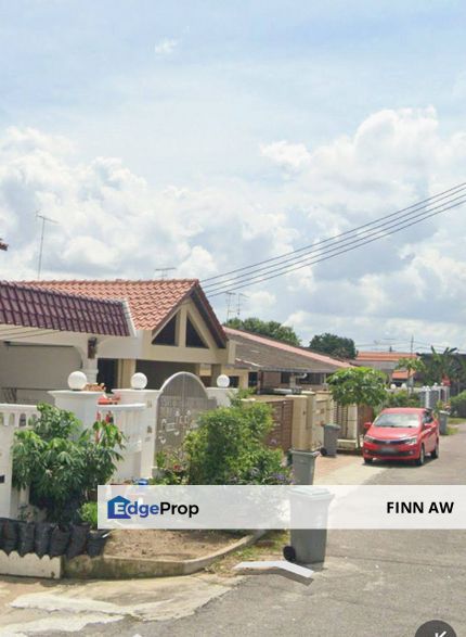 Partially Furnished Pelangi Single Storey House, Johor, Johor Bahru