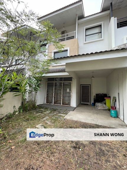 3 storey gated guarded house intermediate for sale, Salak south area, Kuala Lumpur, Sungai Besi