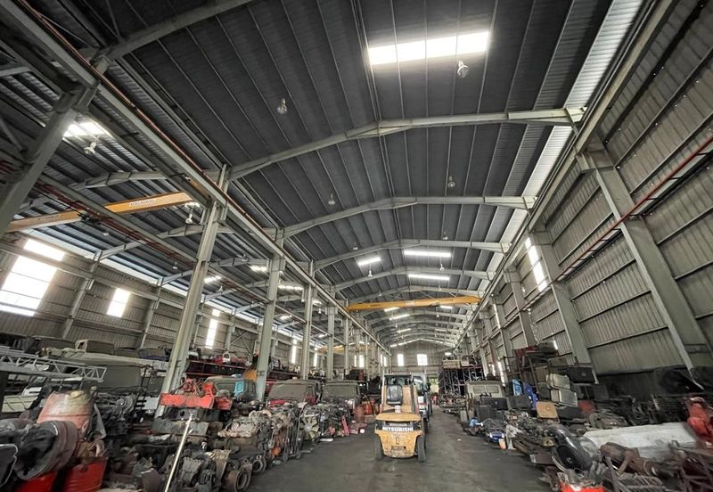 Industrial land with warehouse Puchong for sale