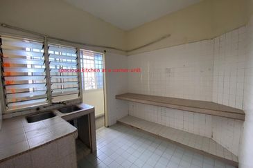 Ayers & Astaria Condominium