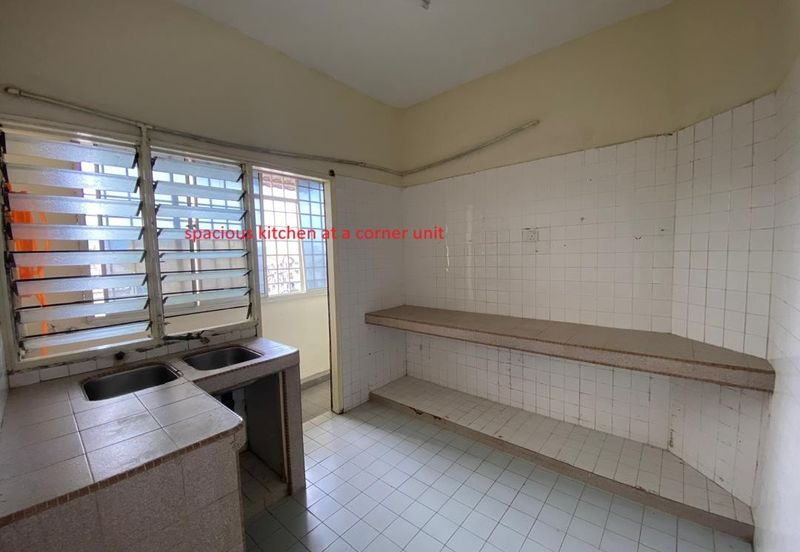 Ayers & Astaria Condominium