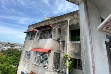 Ayers & Astaria Condominium