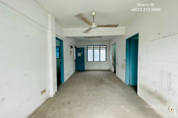 Dahlia Apartment, Putra Perdana