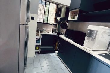 Anjung Hijau (Greenfield Apartment)