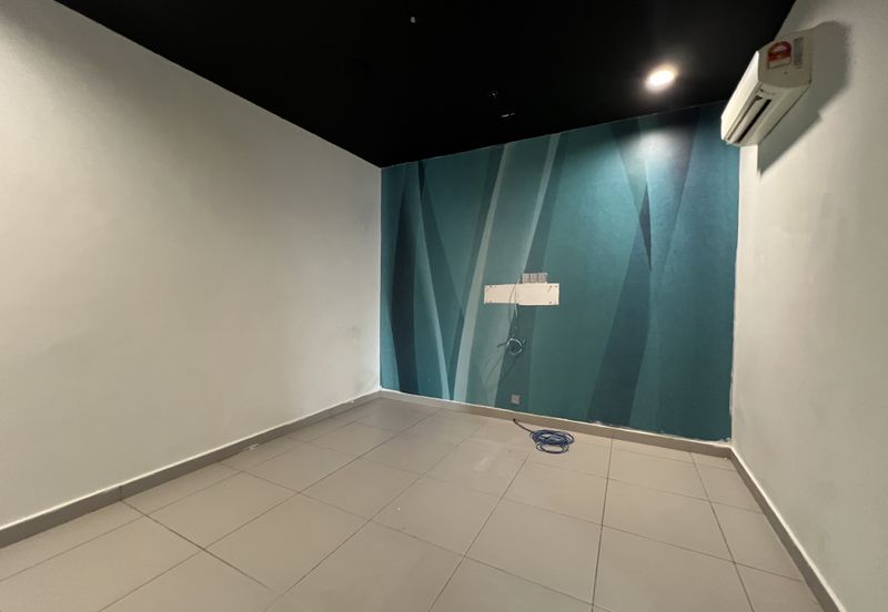 Bungalow Shop Jalan Profesor Diraja Ungku Aziz, PJS11 Petaling Jaya for Rent