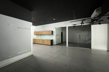 Bungalow Shop Jalan Profesor Diraja Ungku Aziz, PJS11 Petaling Jaya for Rent