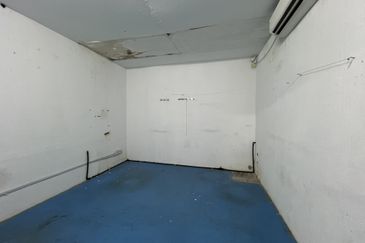 Bungalow Shop Jalan Profesor Diraja Ungku Aziz, PJS11 Petaling Jaya for Rent