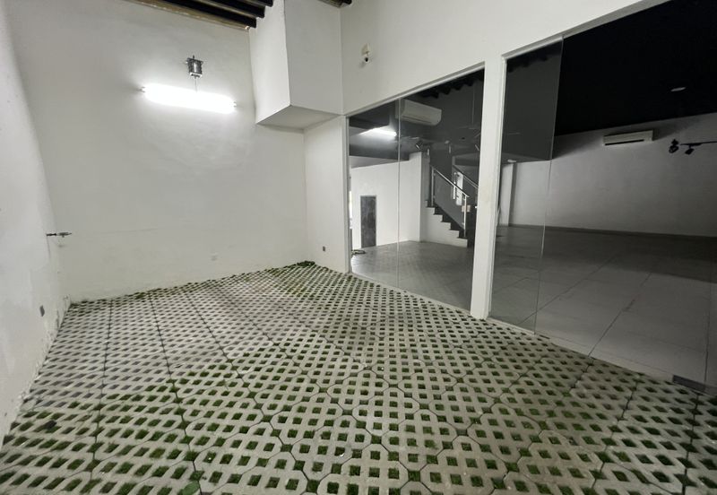 Bungalow Shop Jalan Profesor Diraja Ungku Aziz, PJS11 Petaling Jaya for Rent