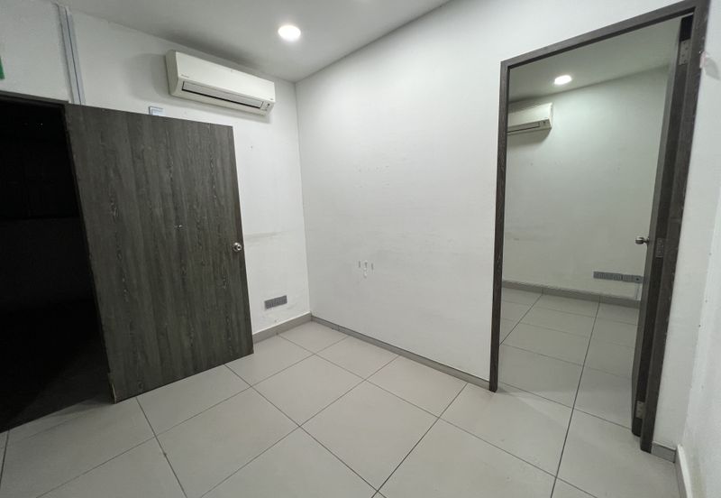 Bungalow Shop Jalan Profesor Diraja Ungku Aziz, PJS11 Petaling Jaya for Rent