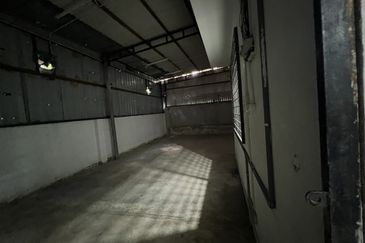 Bungalow Shop Jalan Profesor Diraja Ungku Aziz, PJS11 Petaling Jaya for Rent