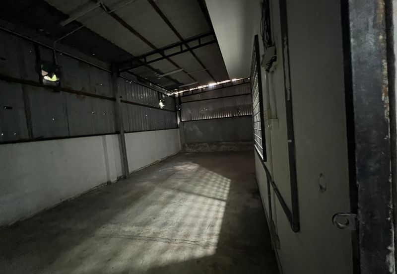 Bungalow Shop Jalan Profesor Diraja Ungku Aziz, PJS11 Petaling Jaya for Rent