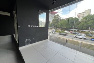 Bungalow Shop Jalan Profesor Diraja Ungku Aziz, PJS11 Petaling Jaya for Rent