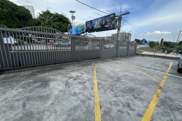 Bungalow Shop Jalan Profesor Diraja Ungku Aziz, PJS11 Petaling Jaya for Rent