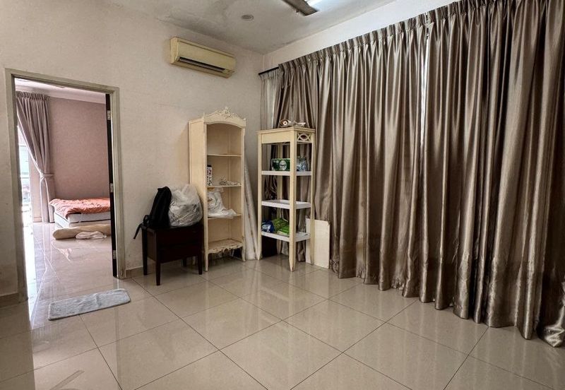 Maple Red, Adda Heights