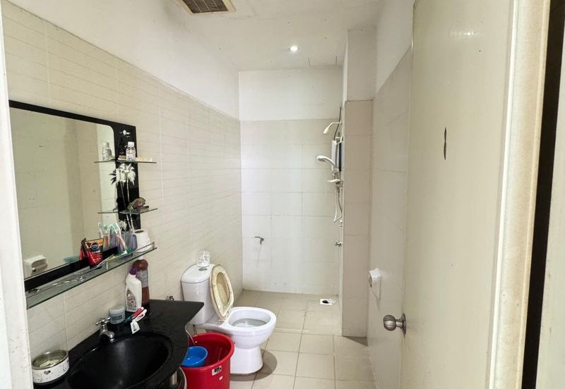 Maple Red, Adda Heights