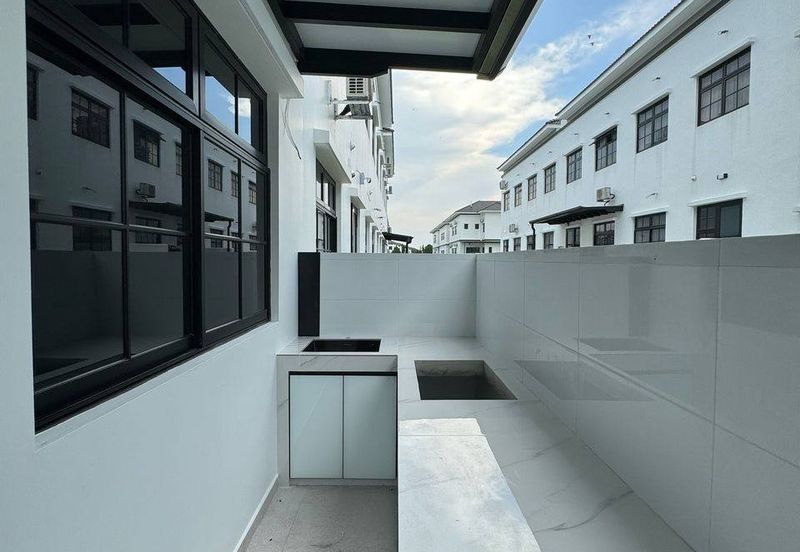 Tate Dalton @ Eco Botanic 2