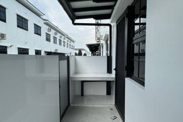 Tate Dalton @ Eco Botanic 2