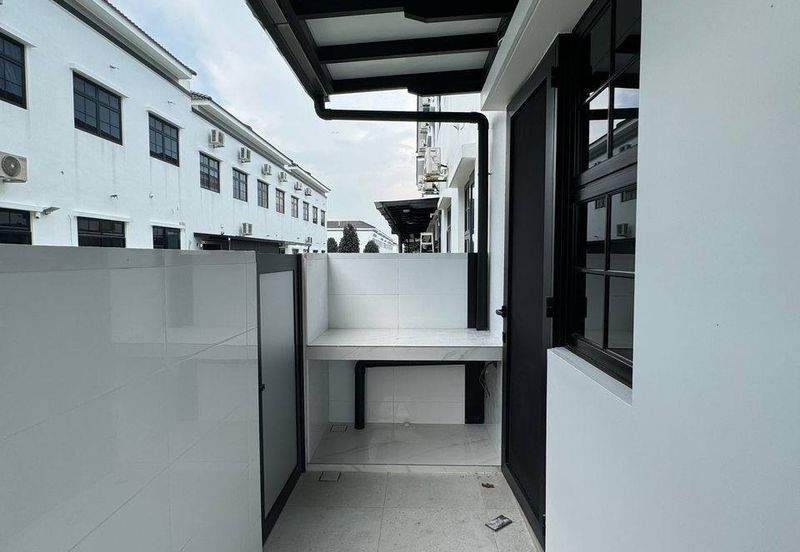 Tate Dalton @ Eco Botanic 2