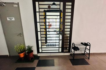 D'Summit Residences @ Kempas Utama