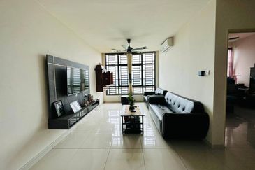 D'Summit Residences @ Kempas Utama