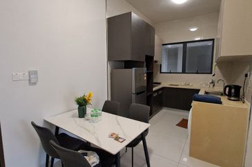 Baypoint @ Country Garden Danga Bay