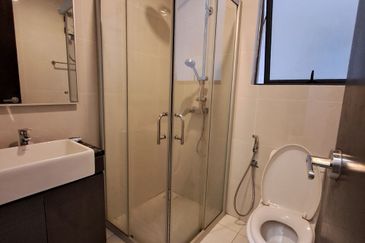 Baypoint @ Country Garden Danga Bay