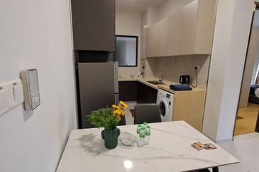 Baypoint @ Country Garden Danga Bay