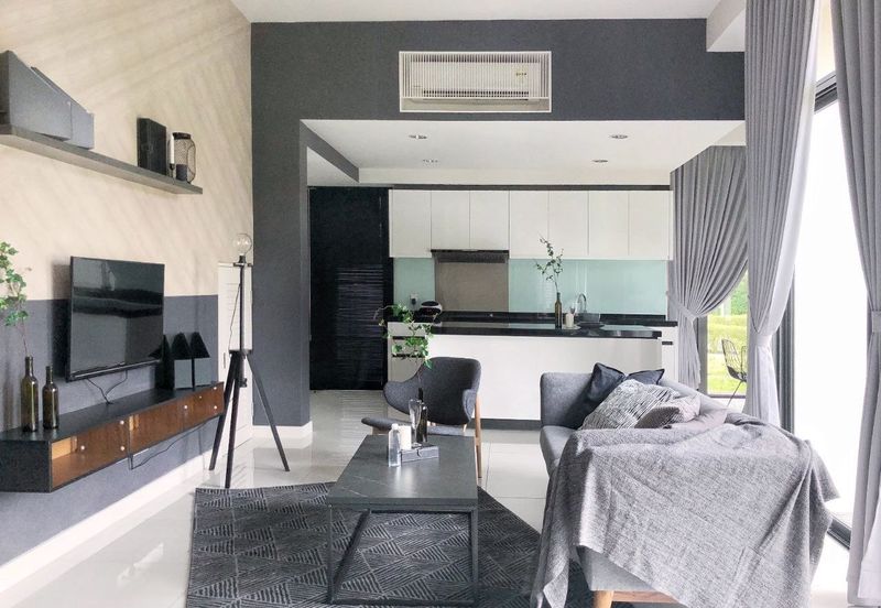 Ujana Executive Apartment