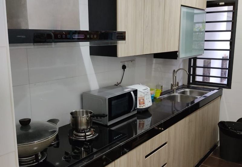 Maple Red, Adda Heights