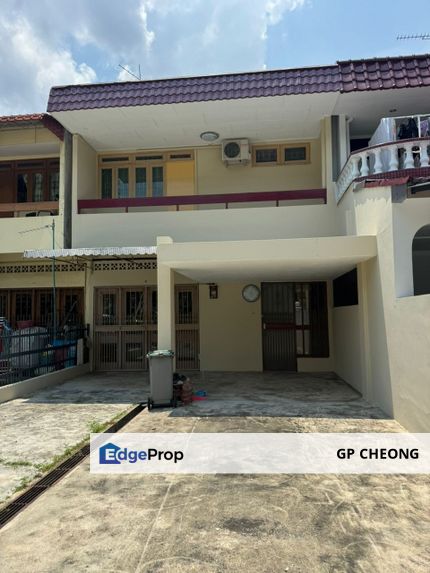 Double Storey Terrace House at Taman Tasek, Jb Johor Bahru, for Sales. Best location, near to the famous SJK(C) Foon Yew 2. 就在闻名的南滨园南滨园粿条仔附件！到哪都交通方便，, Johor, Johor Bahru