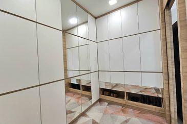 Persiaran Kempas Utama 2