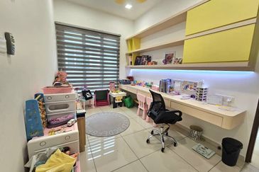 Persiaran Kempas Utama 2