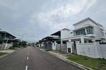 Persiaran Kempas Utama 2